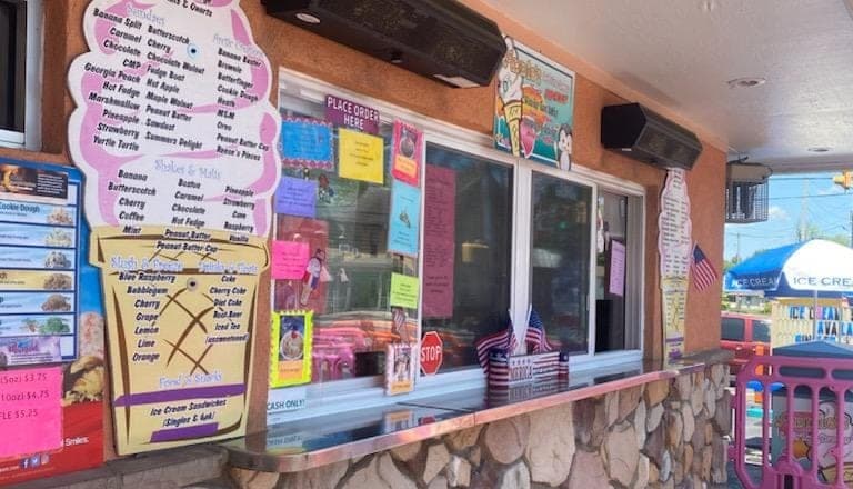 Annie's Soft Ice Cream stand in Campbelltown, PA